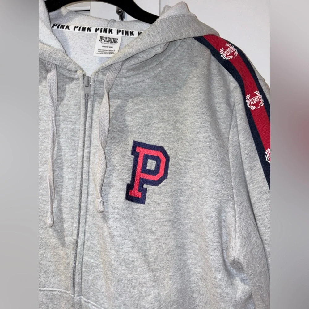 🩶VS Pink💙 Gray Zip Up Hoodie - Picture 2 of 6